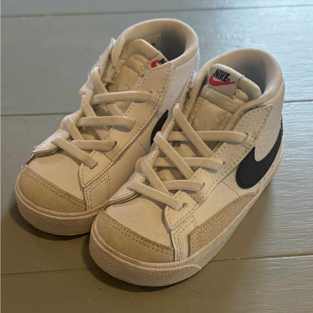 Nike Toddler Blazer Mid '77 Shoes - 8 - barely worn EUC